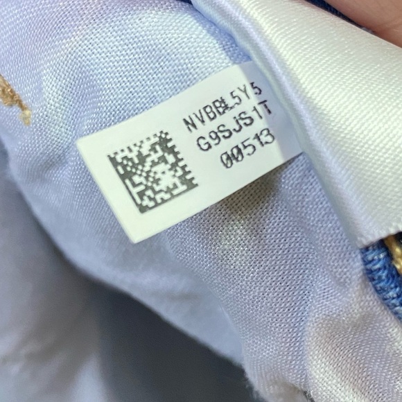 American Eagle Stretch Denim Midi Short, Medium Wash, Size 0 - Picture 5 of 9